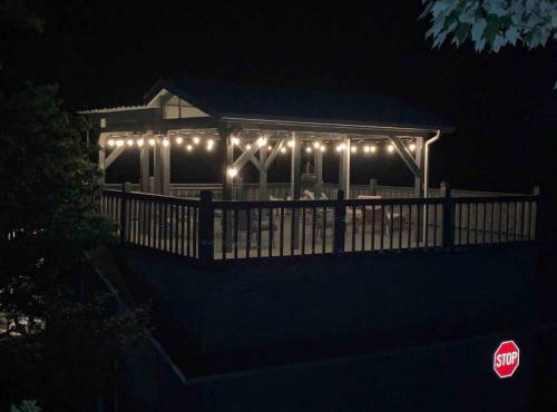 Bills Bungalow on Lake Burton with Top Dock and Patio