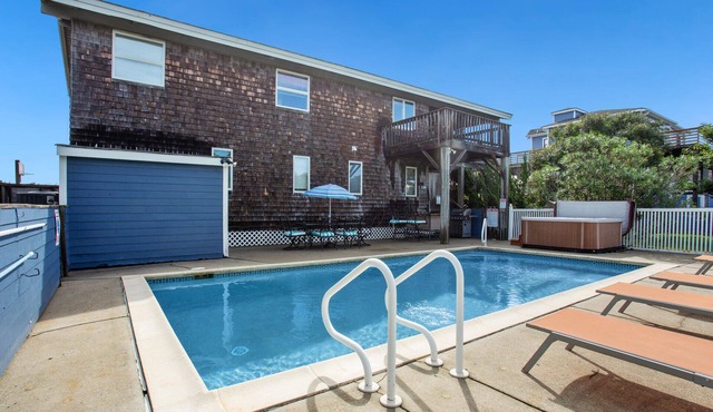 Blessed by the Sea: Steps to Beach, Pool, Hot Tub