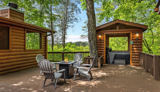 Blue Ridge Cabin with Hot Tub. Pet Friendly. Game Area.Amazing Views!
