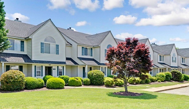 Book your Williamsburg stay at great rates!