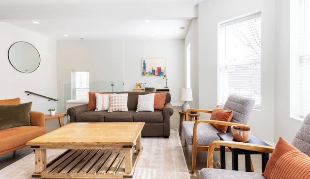 Bright & Modern Apt | Steps to Lake, Train, Food