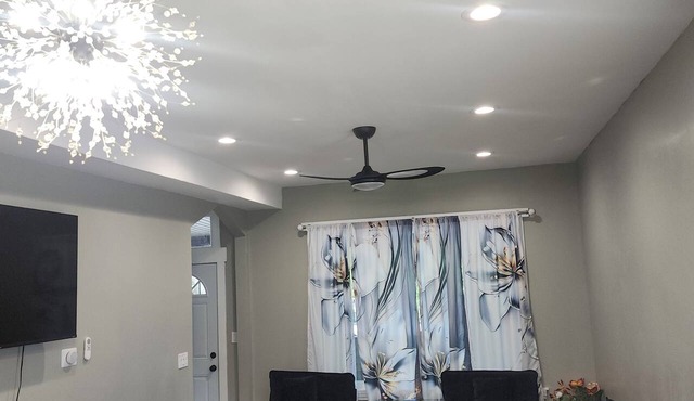 Bright & Quiet 2 Bd Nest/1st FL Getaway