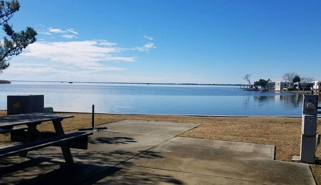 Captain's Quarters Beach Rental lot 200