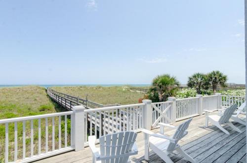 Carolina Comfort Lower by Bryant Real Estate