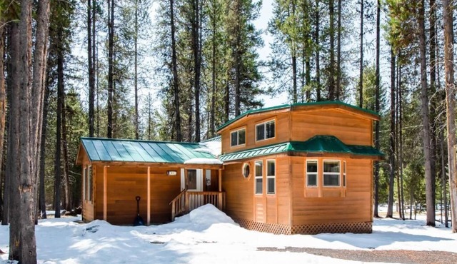 Cascade Fiesta Chalet, Pet Friendly 3 - 511 in Crescent Lake Junction