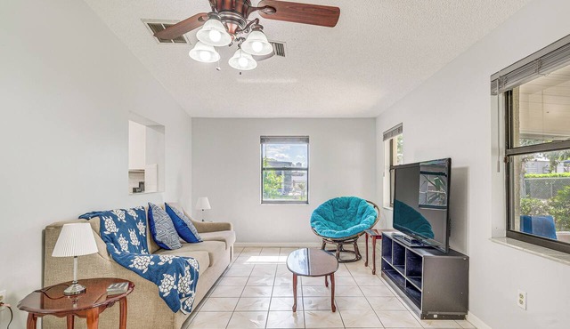 Central Spring Hill Home | Lanai, Games & Beaches in Spring Hill