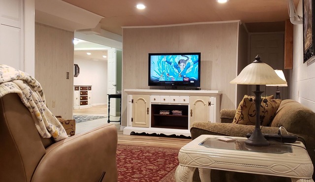 Centrally Located Easy Drive to UT Knoxville, Pigeon Forge, Seymour, Gatlinburg!