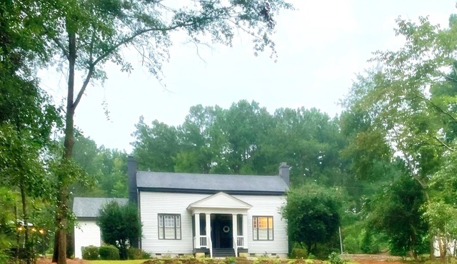 Charming 1850s Powledge House on Expansive Grounds Near Auburn University