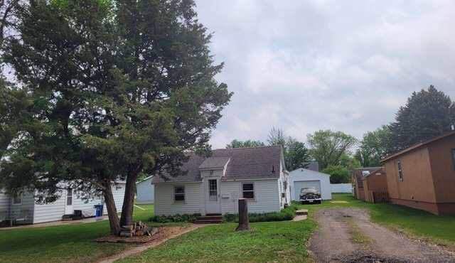Charming 4kingsize bed house in Benson with AC,WIFI,CableTV,Firepit,Washer/Dryer in benson