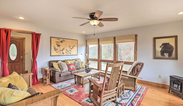 Charming Alexander Cabin w/ Private Hot Tub!