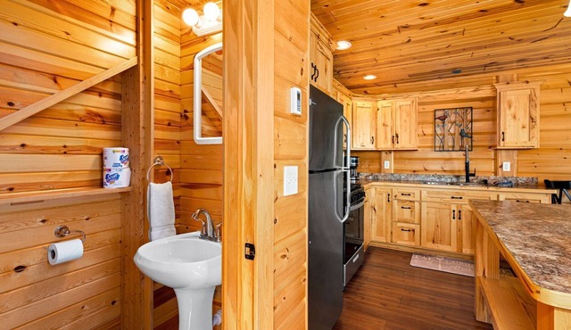 Charming cabin only feet from Lake Superior in Two Harbors