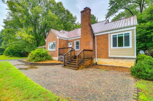 Charming Damascus Retreat w/Deck & Creek Views!