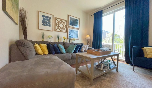 Charming DC Townhome with 3 Private Bedroom Suites