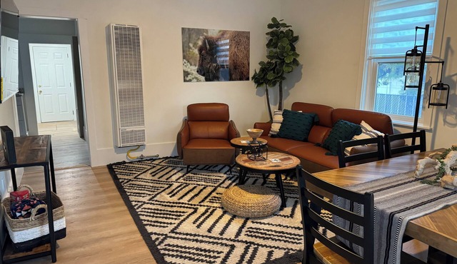Charming fully remodeled 2-bedroom house with WiFi in Evanston in Evanston