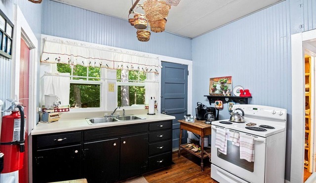 Charming Glamping Rental with Fireplace near Great Smoky Mountains National Park