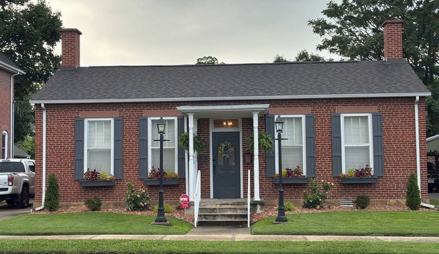 Charming, historic Fuerth House in Downtown Cape Girardeau, 2 bedrooms, 1 bath.