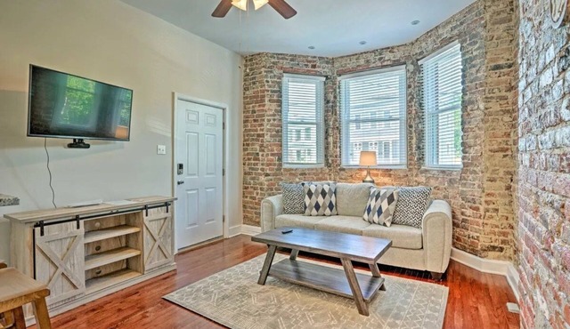 Charming Historic 1-bedroom apartment with WiFi, AC in pleasant Richmond