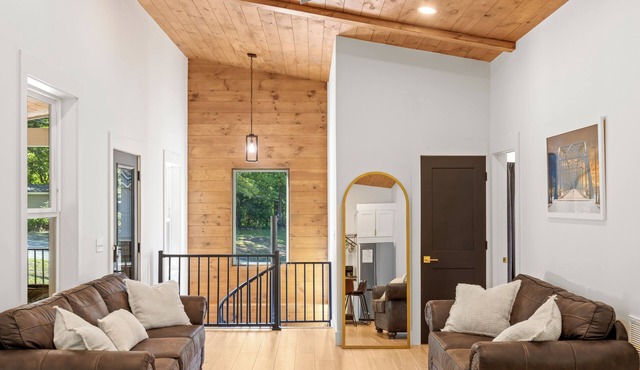 Charming retreat minutes from Chattanooga & Lookout Mountain. Sleeps 7!