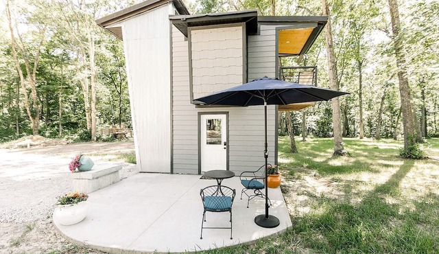 Charming Tiny House near Owensville, Missouri - Perfect for a Romantic Nature Escape