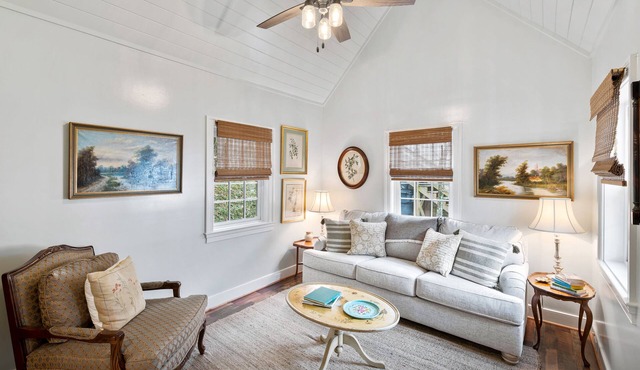 Classic Virginia Cottage, 10 min to UVA and Vineyards