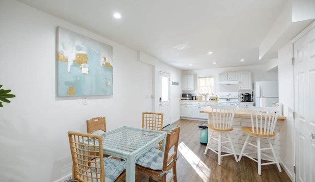 Coastal Cozy and Close to Beach with Turf Yard!