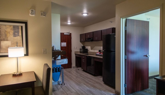 Cobblestone Inn & Suites - Springfield in Springfield