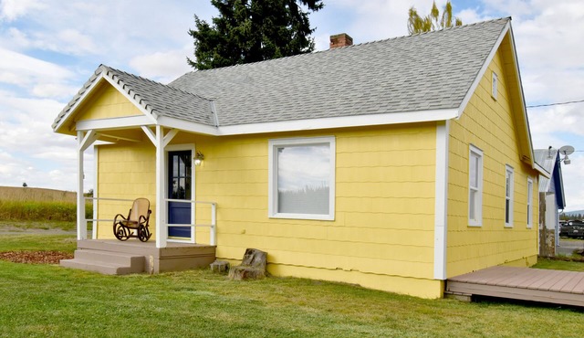 Coffee Klatch Cottage - Yellow in Potlatch