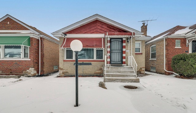 Commuter-Friendly Bungalow in Chicago's South Side
