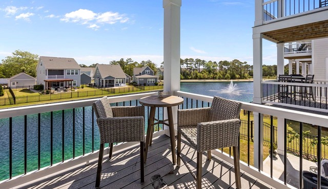 Conch Tales fun, lakeside retreat in amenity filled Beau Coast. Golf Cart!