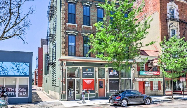 Contemporary Cincinnati Condo - Pets Allowed!