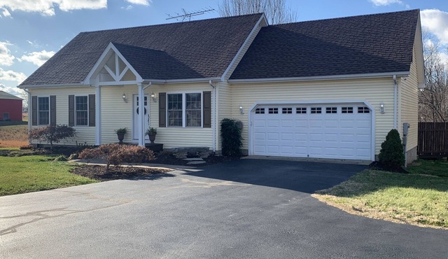 Convenient and Local VRBO Escape with 4 bedrooms - 2 baths Awaits Your Getaway