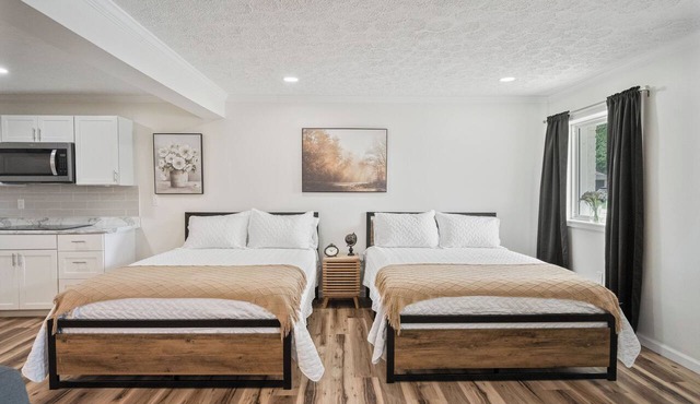 Cosmopolitan Studio: A Fresh & Stylish Stay