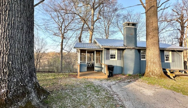 Cottage 6- Lee’s Ford Marina