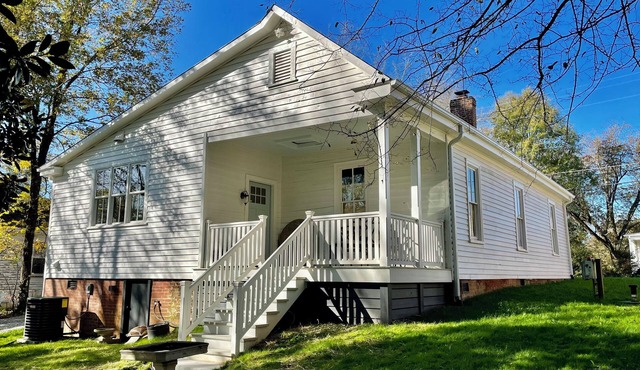 "Cottage on the Hill" Milton, NC 2.1 miles to VIR