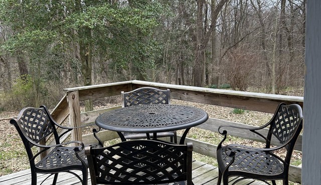 Country Comfort and Views - 10 minutes from restaurants.