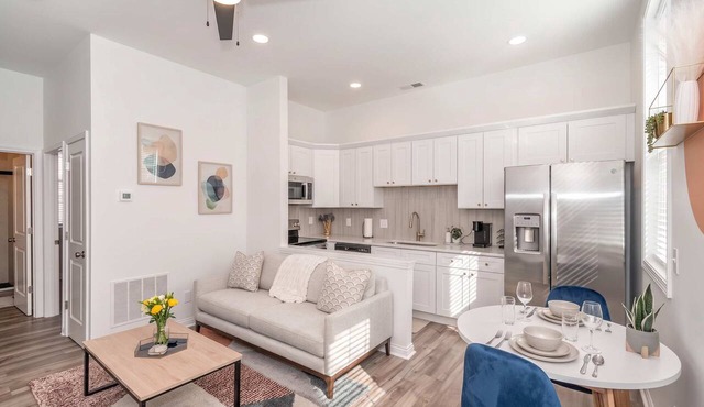 Covington Charm 202