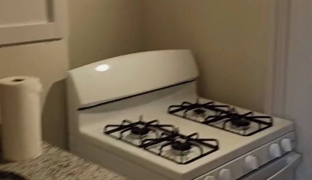 Cozy 1-bedroom apartment in downtown Louisville