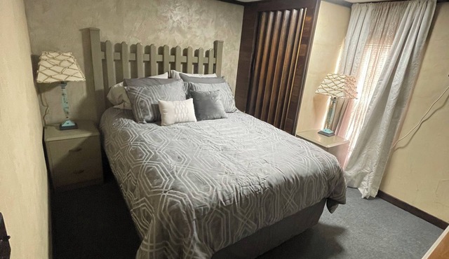 Cozy 1-bedroom home in tranquil Pikeville with AC. Beautiful Mountain Views
