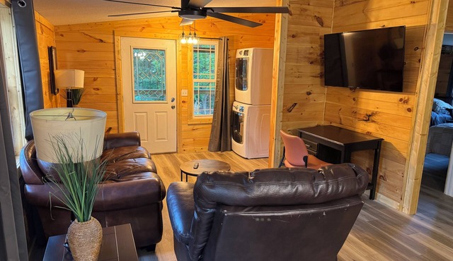 Cozy 2-bedroom cabinesque in charming East Bernstadt with WiFi, AC