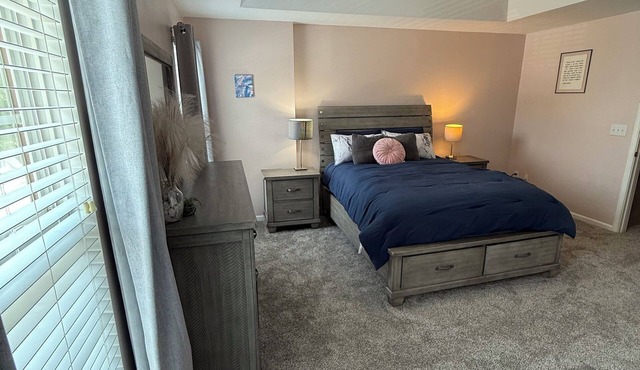 Cozy 2-bedroom townhome in peaceful Huntersville with AC