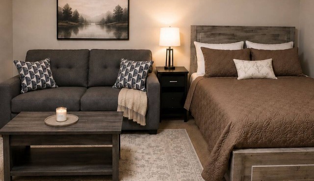 Cozy efficiency studio apartment in Newark in Newark