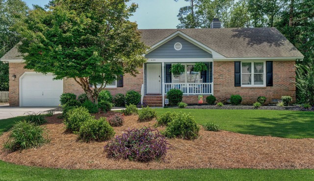 Cozy house in established neighborhood. Recently remodeled. Centrally located.