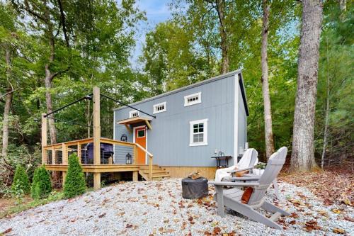 Cozy Lakeview Cottage