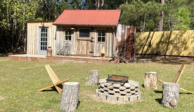 Cozy Off Grid Cabin