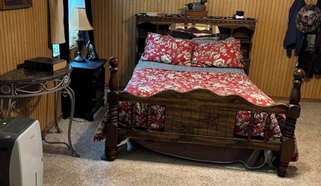 Cozy private 1-bedroom cabin in peaceful Northport with AC