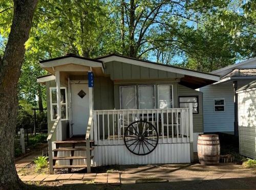 Cozy Riverfront RV Retreat with Seasonal Pool & Trout Fishing near Hiawassee, Georgia