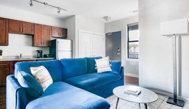 CozySuites Music Row Charming 1BR in Nashville! 04
