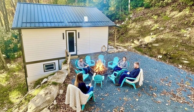 ¶ CreekSide Guest House ¶ Near to Asheville/Mountains
