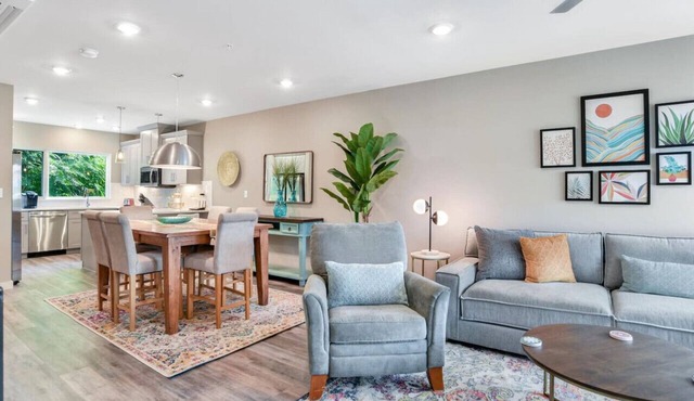 Delightful Brewery District Three Bedroom