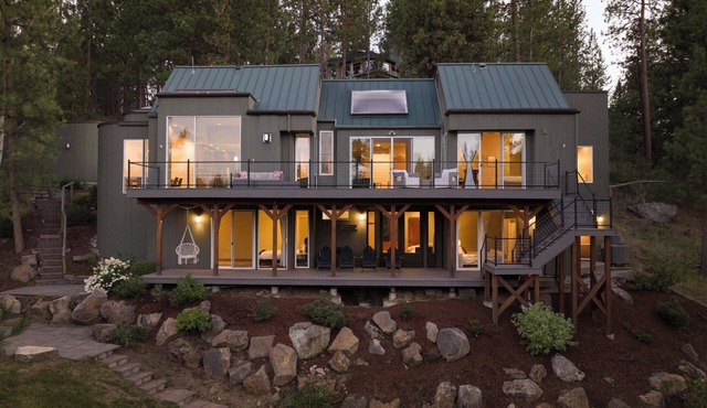 Deschutes Riverfront Home with Private Sauna in Bend